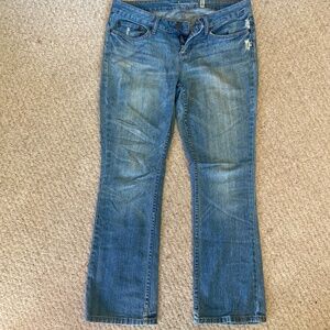 EXTREMELY COMFORTABLE BOOT CUT MEDIUM WASH JEANS